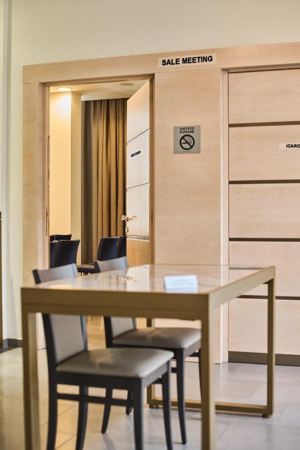Hotel Da Vinci Esterno foto